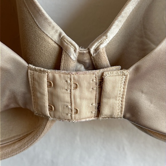 Bali beige underwire bra with petals, size 38B - Picture 4 of 6